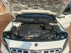 Mercedes-Benz GLA-Class 2019 White