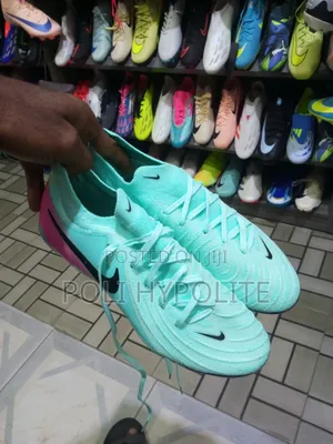 Original Nike Phantom Boots