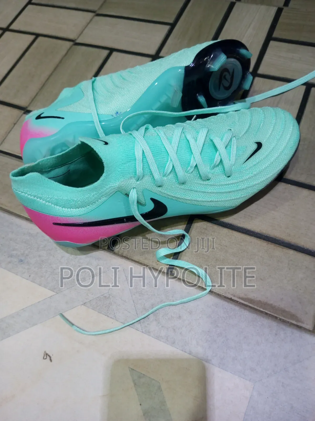 Original Nike Phantom Boots