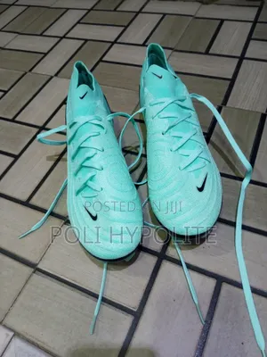 Original Nike Phantom Boots
