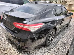 Toyota Camry SE (2.5L 4cyl 8A) 2019 Black