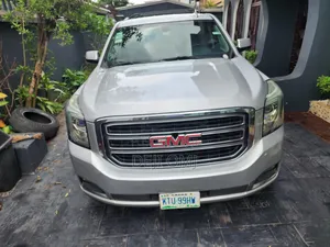 GMC Yukon 2015 Silver