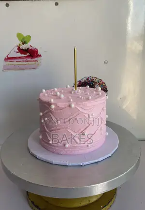 Size 6 Cake Double Layer Butter Cream Frosting