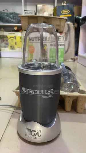 Nutri Bullet( D Magic Series 600).8 Piece Set!!