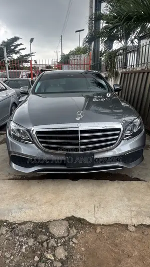 Mercedes-Benz E300 2017 Gray