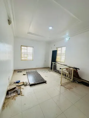 2bdrm Apartment in Lekki Phase 1 for rent