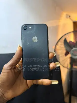 New Apple iPhone 7 32 GB Black