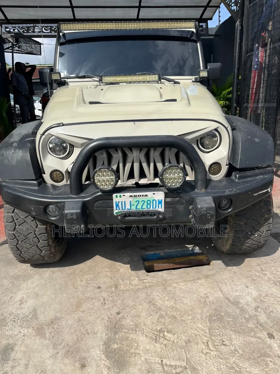 Jeep Wrangler 2012 Beige