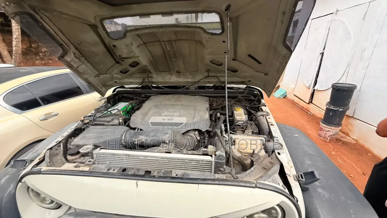 Jeep Wrangler 2012 Beige