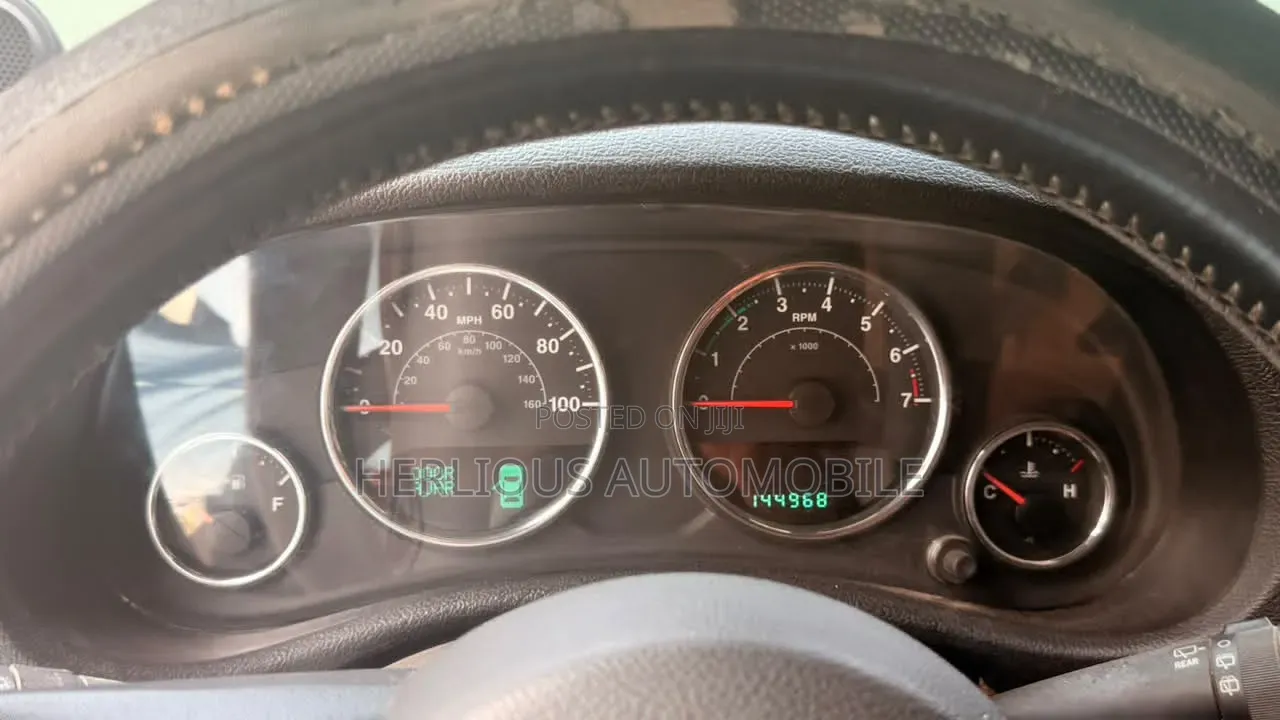 Jeep Wrangler 2012 Beige