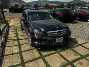 Mercedes-Benz C250 2012 Black