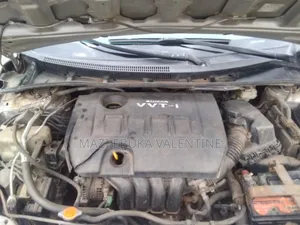 Toyota Corolla 2010 Silver