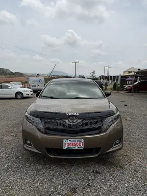 Toyota Venza XLE 2011 Brown