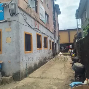 10bdrm House in Pen Cinema for sale