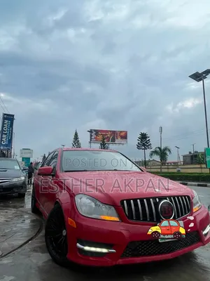 Mercedes-Benz C300 2012 Red
