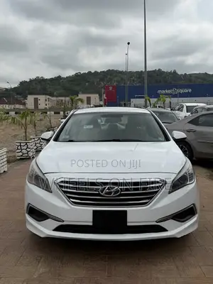 Hyundai Sonata Base Sedan FWD (2.4L 4cyl 6A) 2017 White