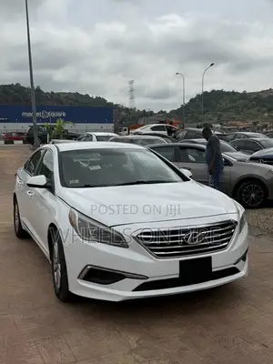 Hyundai Sonata Base Sedan FWD (2.4L 4cyl 6A) 2017 White