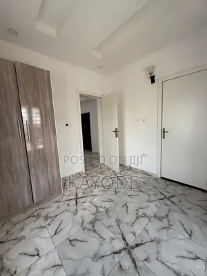 Mini Flat in Ikota for rent