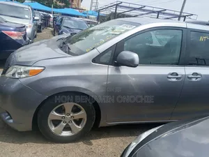 Toyota Sienna 2013 Gray