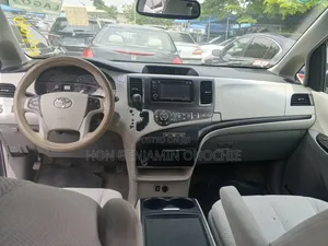 Toyota Sienna 2013 Gray