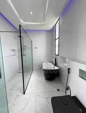 Cubicle (.Plain Glass)
