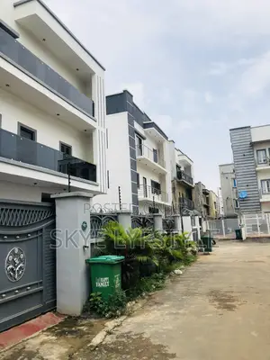 3bdrm Apartment in Sagama Estates, Dawaki for sale