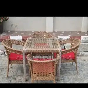 4-Seater Outdoor Plastic Dining Set With Foam Seats