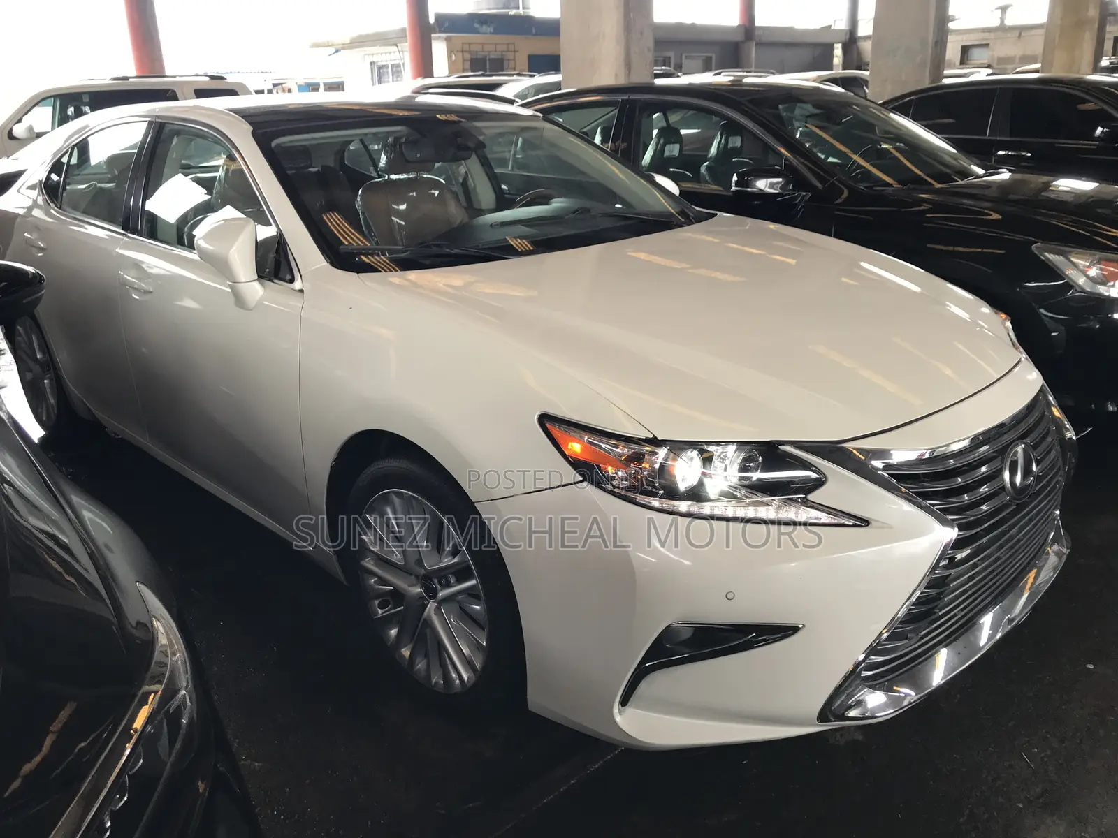 Lexus ES 2017 White
