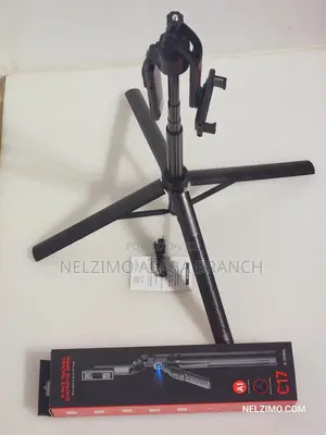 C17 Ai Face Tracking Tripod