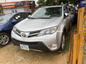 Toyota RAV4 Limited 4dr SUV (2.5L 4cyl 6A) 2014 Silver