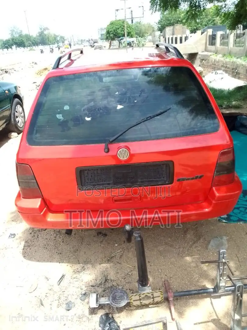 Volkswagen Golf 2003 Red
