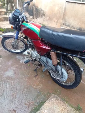 Bajaj Boxer 2022 Red
