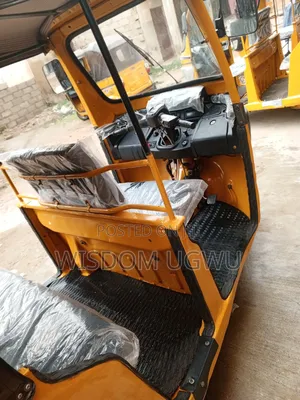 TVS King Deluxe Plus iTouch Start 2023 Yellow