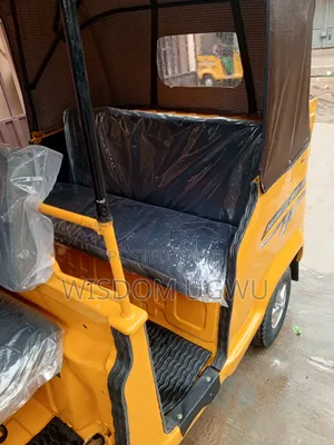 TVS King Deluxe Plus iTouch Start 2023 Yellow