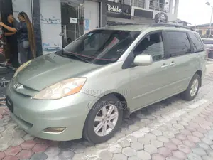 Toyota Sienna 2007 Green
