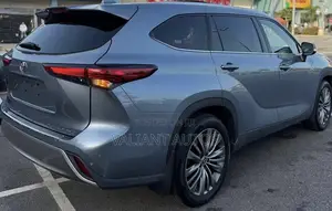 Toyota Highlander 2020 Blue