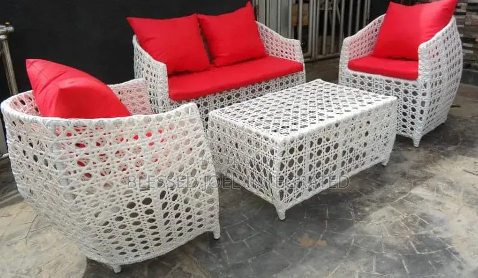 Design Rattan Table
