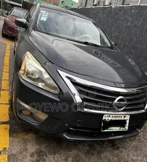 Nissan Altima 2013 Gray
