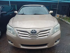 Toyota Camry 2011 Gold