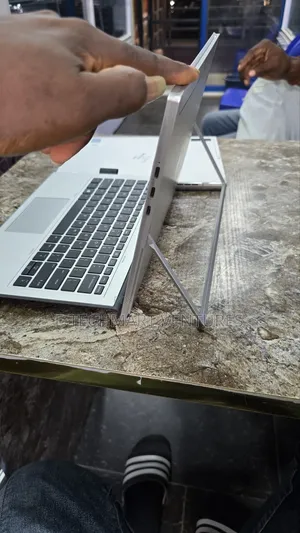 Laptop HP Elite x2 1013 G3 8GB Intel Core i7 SSD 256GB