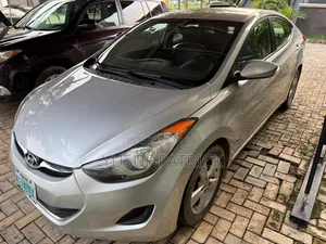 Hyundai Elantra 2012 Silver