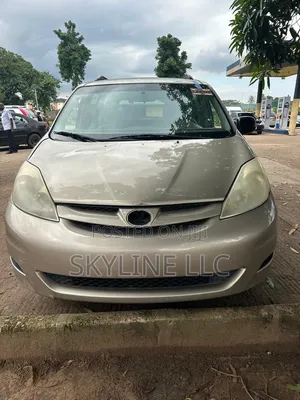 Toyota Sienna 2005 Silver