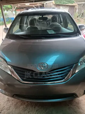 Toyota Sienna 2012 Gray