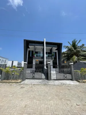 3bdrm Duplex in Ikota Lagos for sale