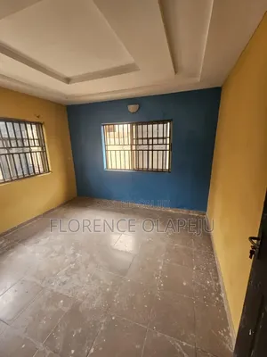 3bdrm Block of Flats in Olushetan, Akala Express for rent