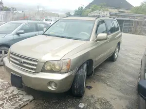 Toyota Highlander V6 AWD 2003 Gold