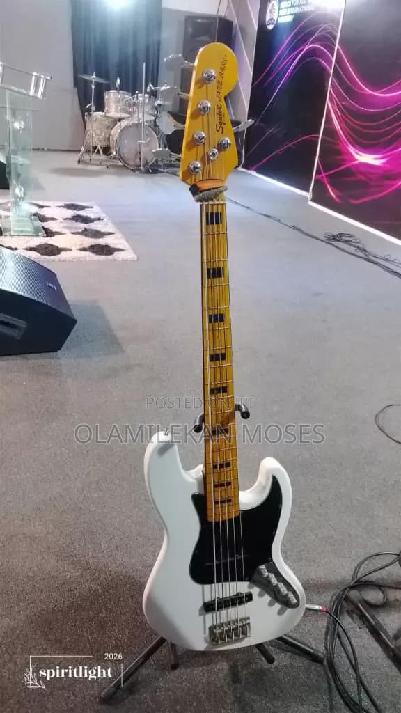 5 Strings Active Bass