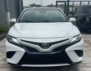 Toyota Camry XSE FWD (2.5L 4cyl 8AM) 2018 Off white