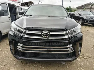 Toyota Highlander XLE 4x2 V6 (3.5L 6cyl 8A) 2017 Black