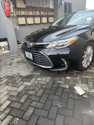 Toyota Avalon Limited Sedan FWD (3.5L 6cyl 6A) 2013 Black